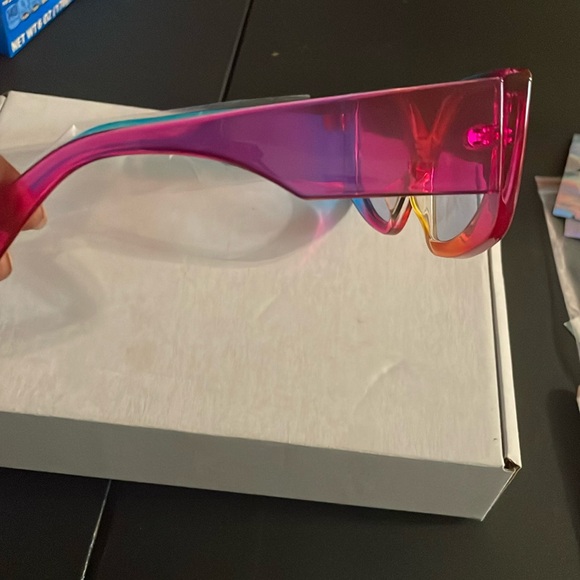 Multiple colors sunglasses 🕶️ - Picture 5 of 6